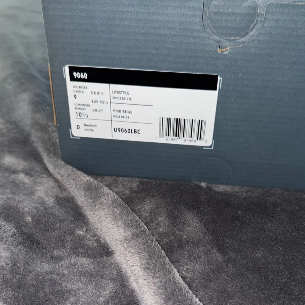 New Balance Pink and White Sneakers Retro-Inspired Design - Picture 2 of 4